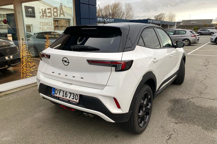 Hvid Opel Mokka fra 2023
