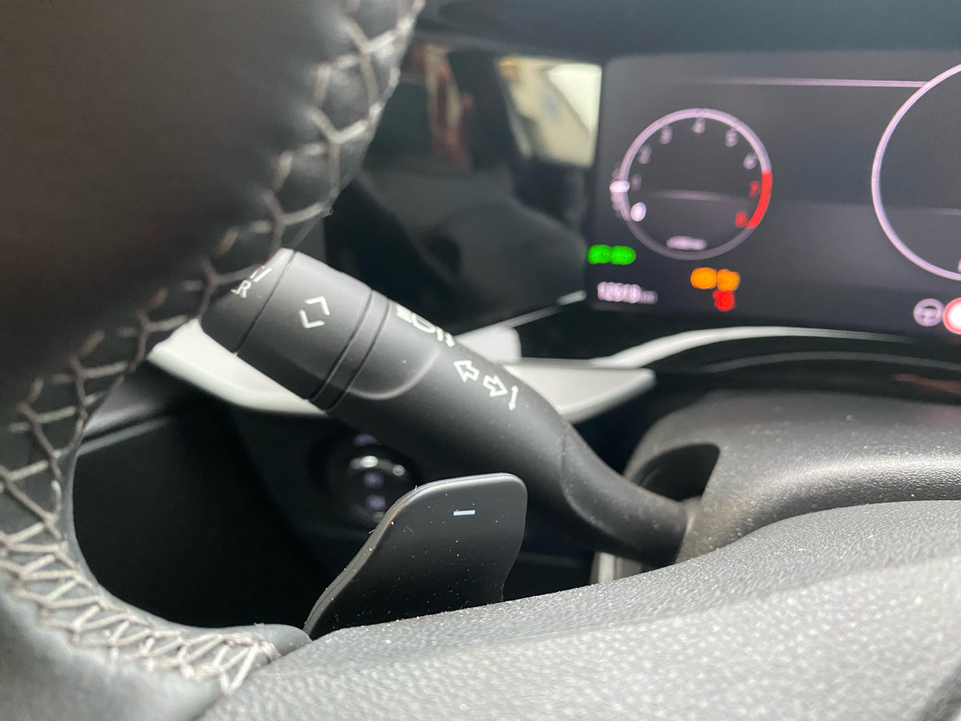 Hvid Opel Mokka fra 2023