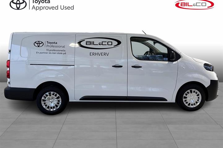 Hvid Toyota ProAce fra 2024