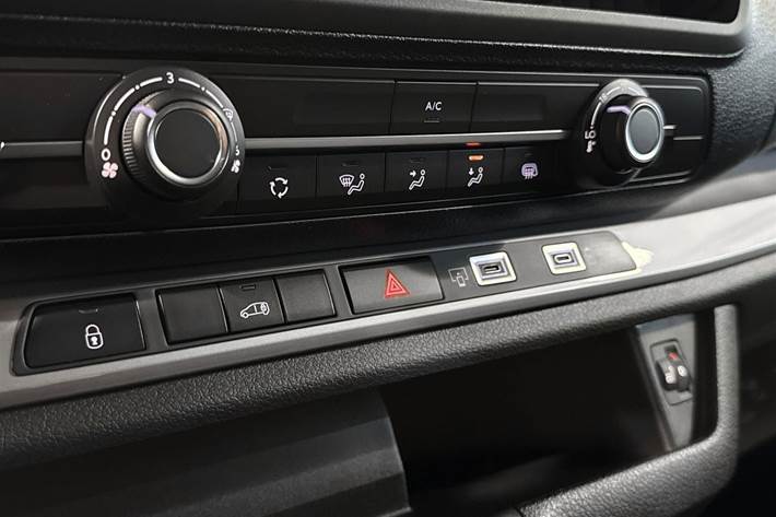 Hvid Toyota ProAce fra 2024