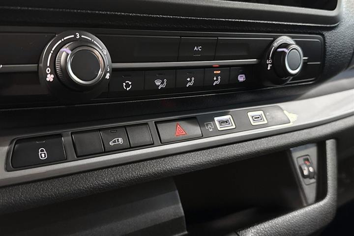 Hvid Toyota ProAce fra 2024