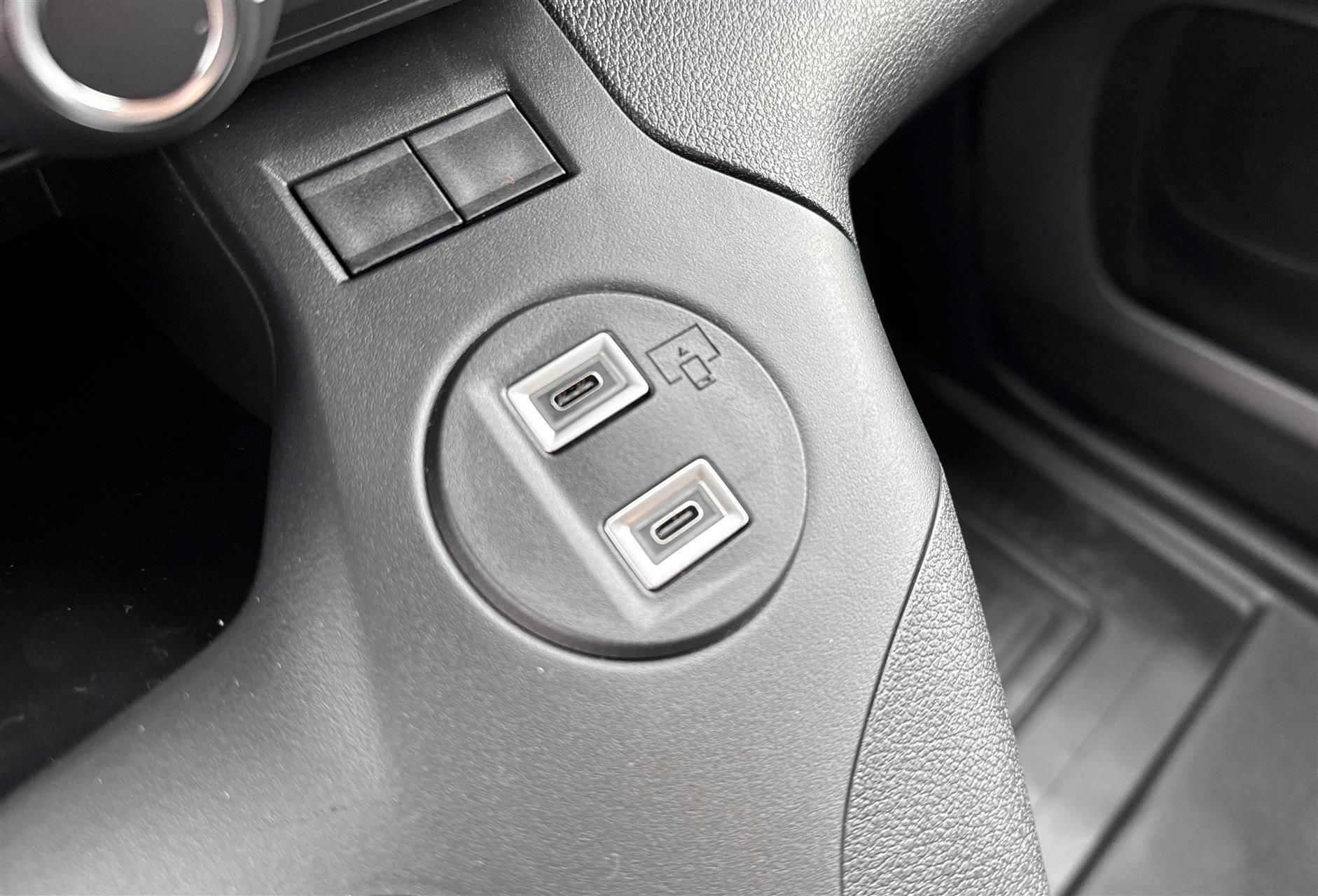 Hvid Toyota ProAce City fra 2024