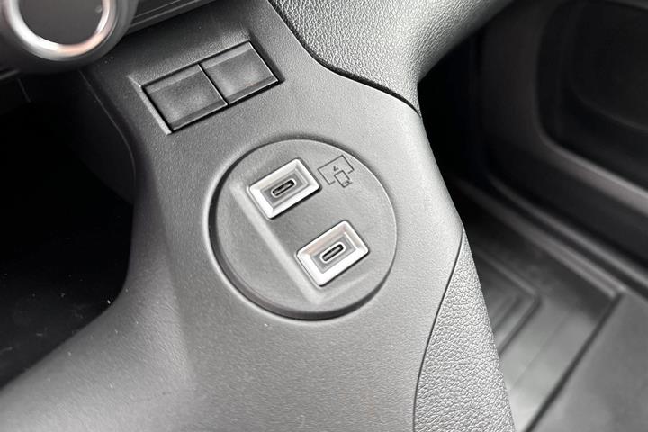 Hvid Toyota ProAce City fra 2024