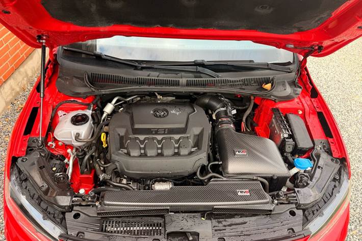 Rød VW Polo fra 2019