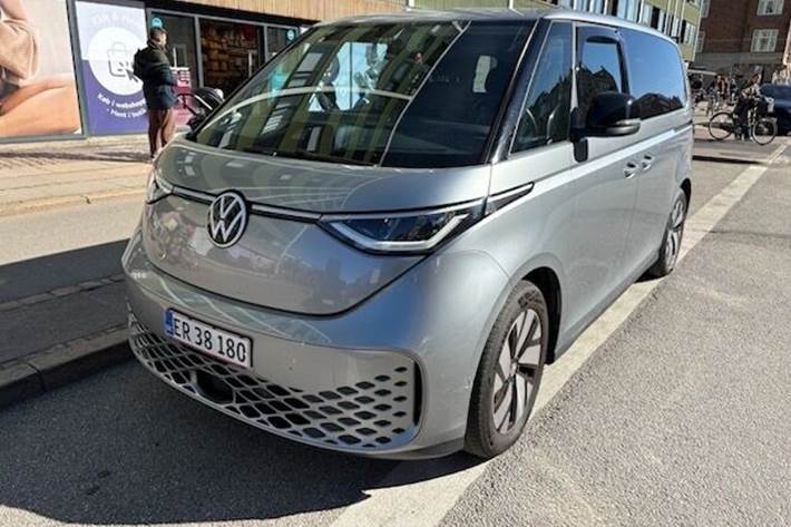 Grå VW ID.Buzz fra 2023