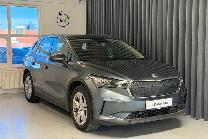 Grå Skoda Enyaq fra 2022 set udefra