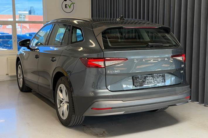 Grå Skoda Enyaq fra 2022