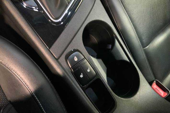 Grå Kia Niro fra 2019