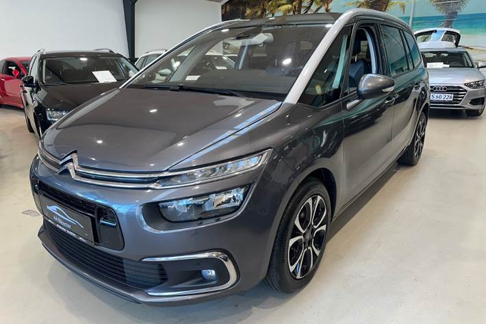 Grå Citroën Grand C4 SpaceTourer fra 2021 set udefra