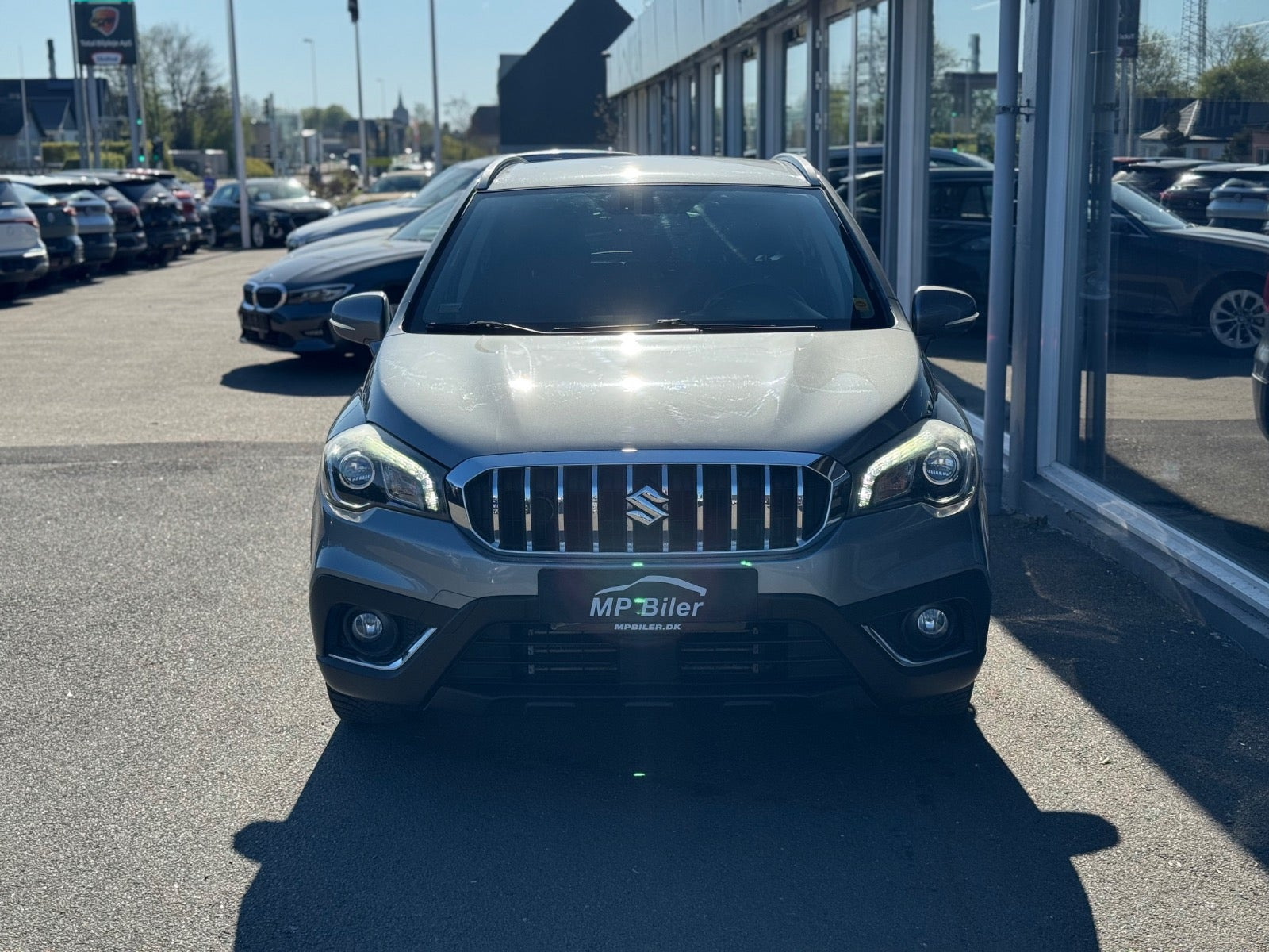 Sølv Suzuki S-Cross fra 2017