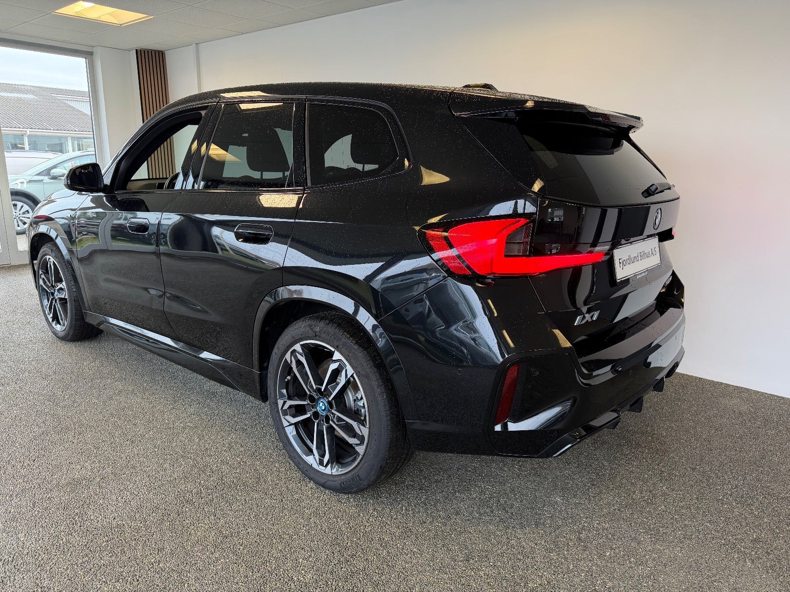 Sort BMW iX1 fra 2024