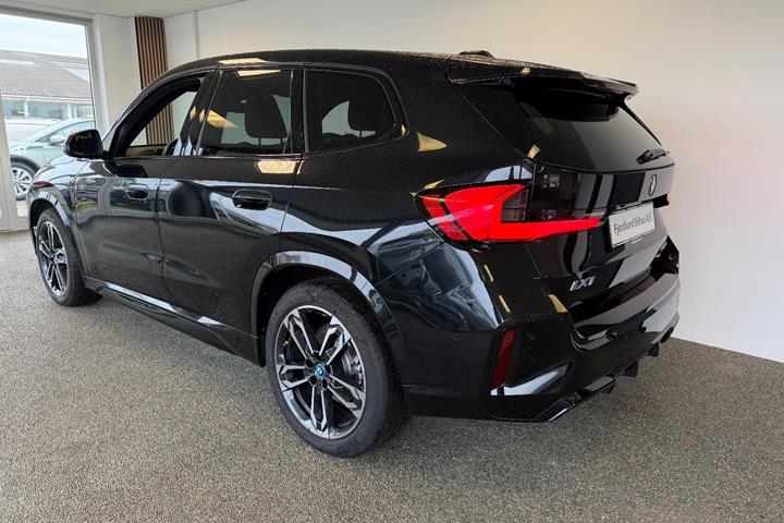Sort BMW iX1 fra 2024