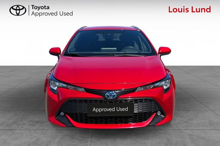 Rød Toyota Corolla fra 2021
