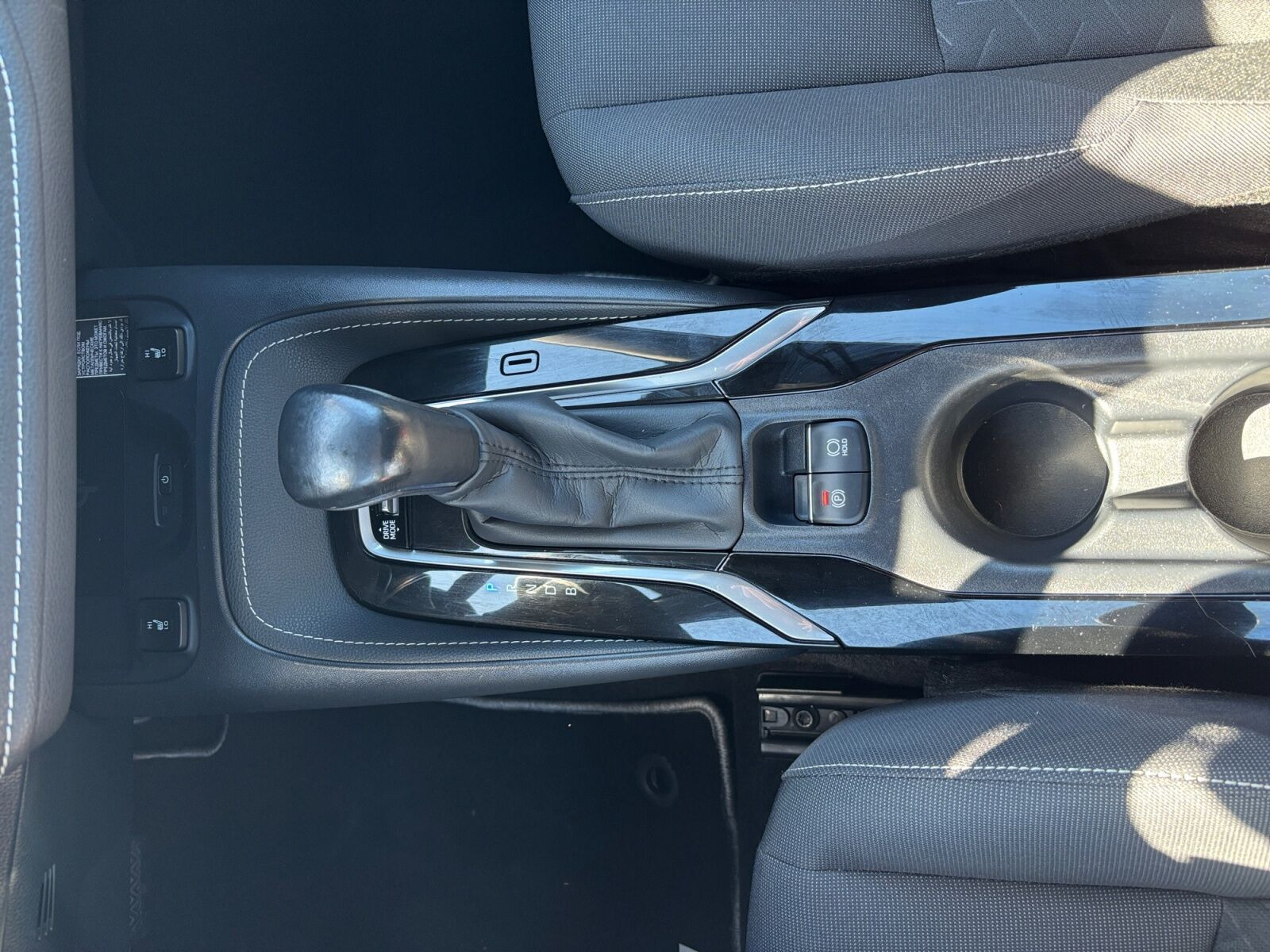 Rød Toyota Corolla fra 2021