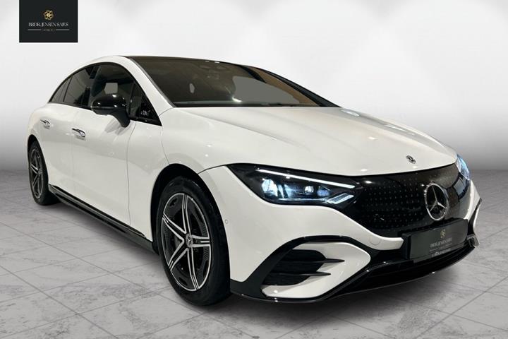 Hvid Mercedes EQE 300 fra 2023