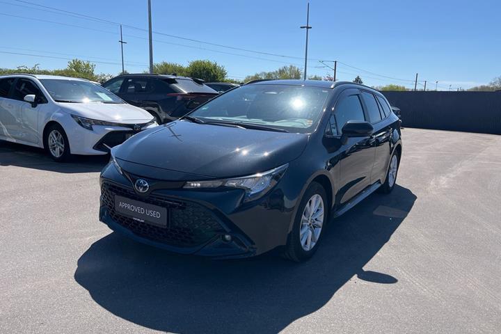 Sort Toyota Corolla fra 2024 set udefra