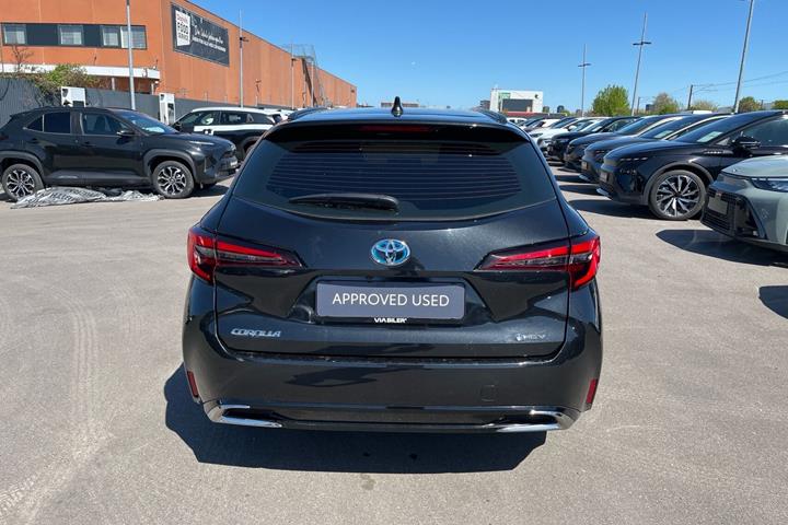Sort Toyota Corolla fra 2024