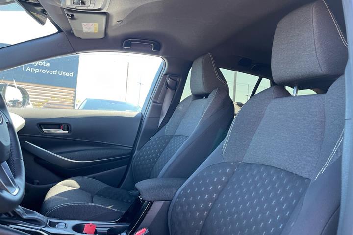 Sort Toyota Corolla fra 2024