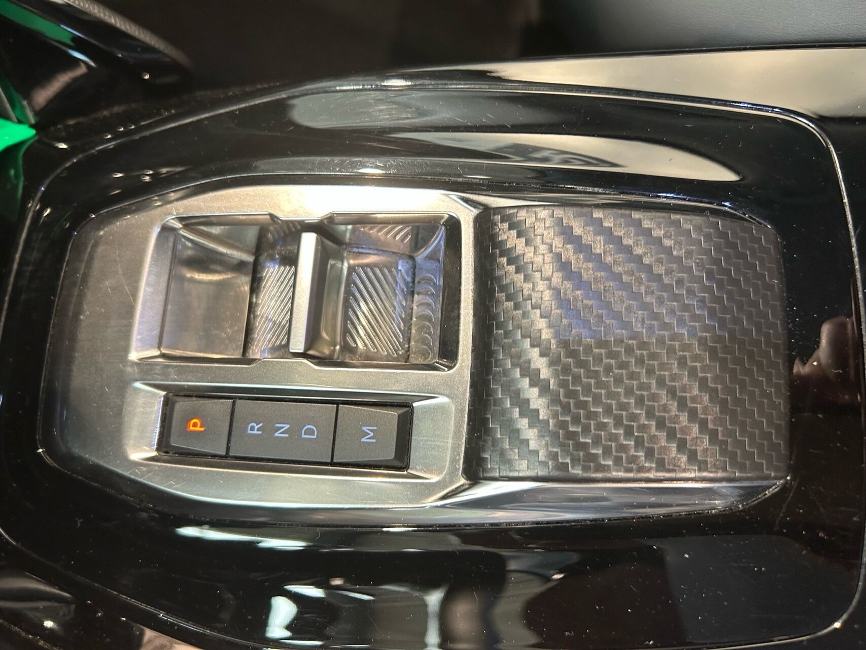 Hvid Peugeot 2008 fra 2022