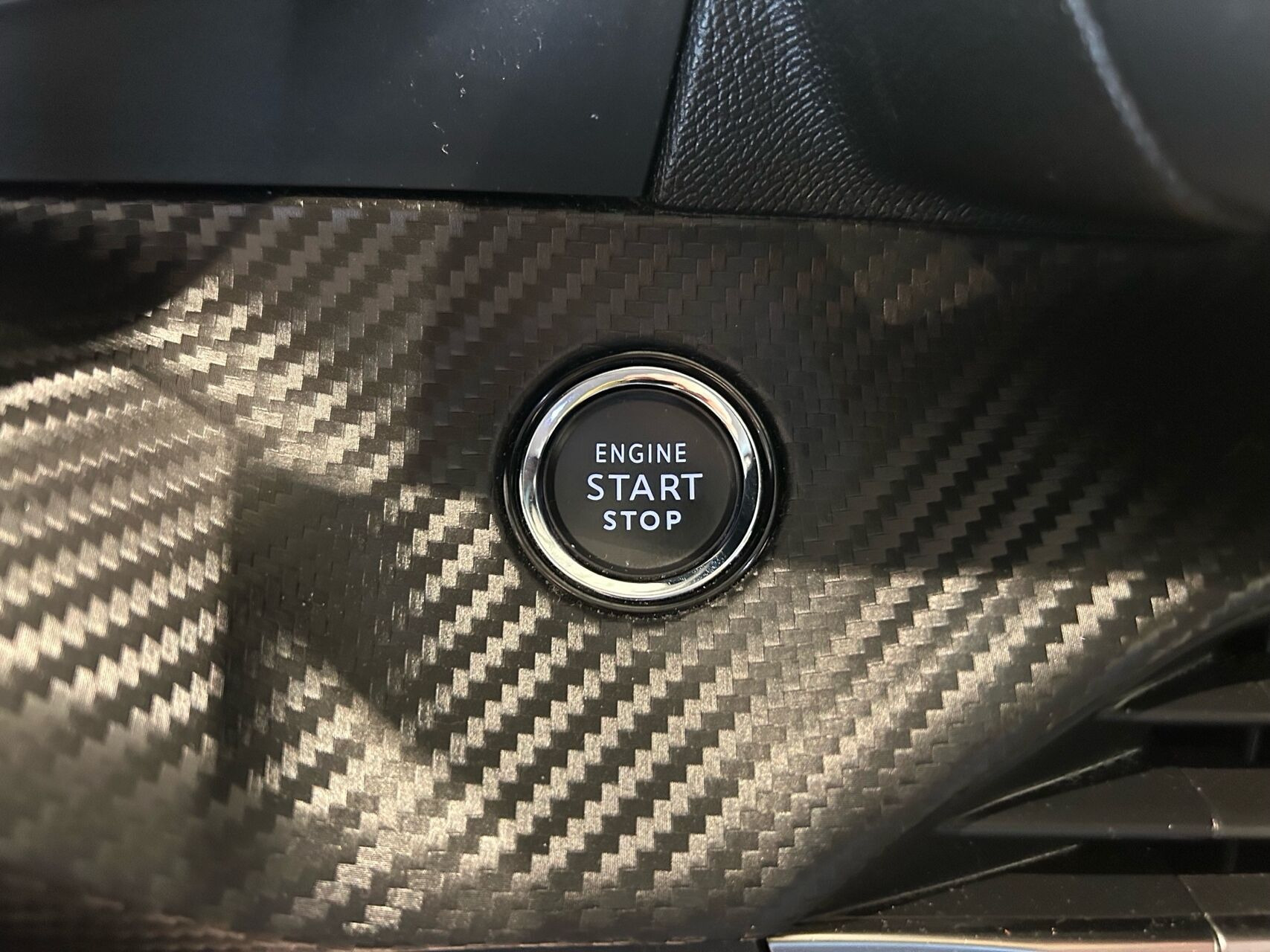 Hvid Peugeot 2008 fra 2022