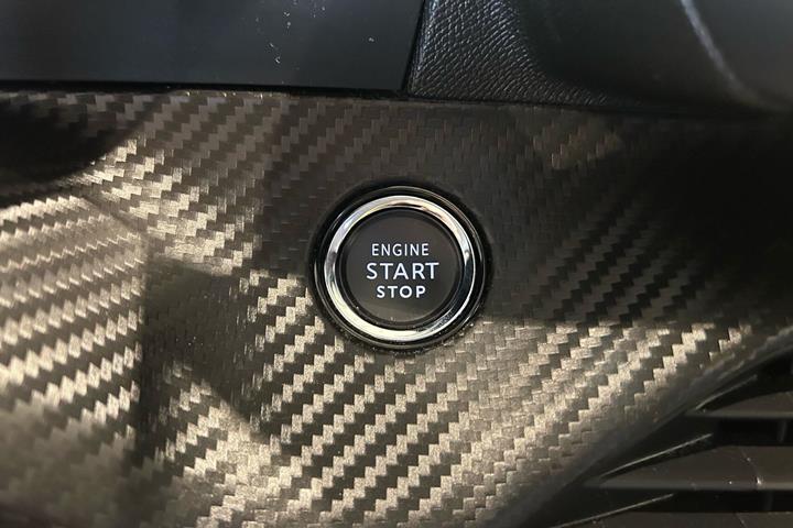 Hvid Peugeot 2008 fra 2022