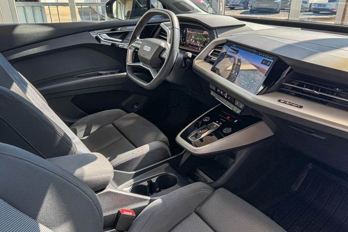 Sort Audi Q4 fra 2024