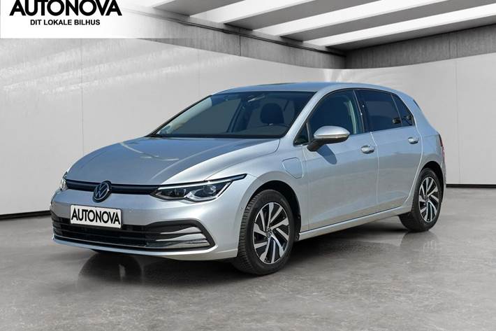 Sølv VW Golf fra 2020