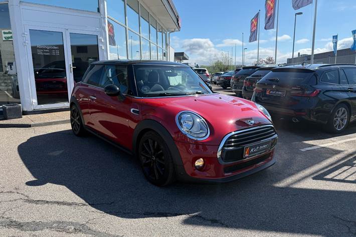 Rød Mini Cooper fra 2016