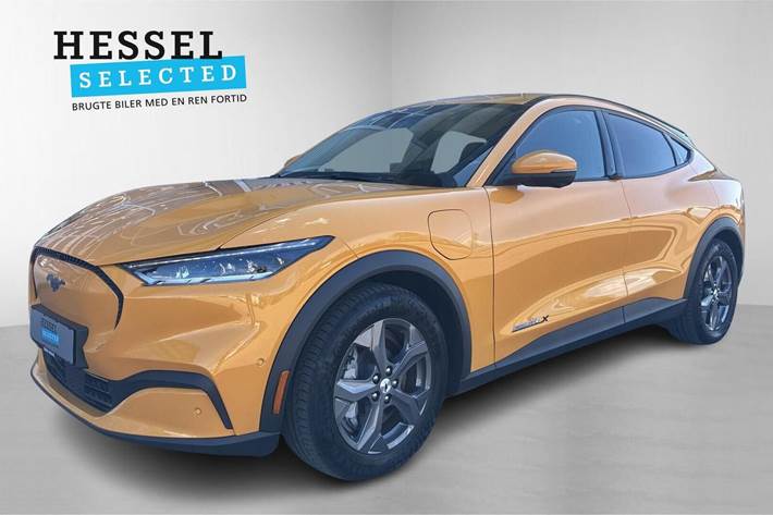 Orange Ford Mustang Mach-E fra 2023 set udefra