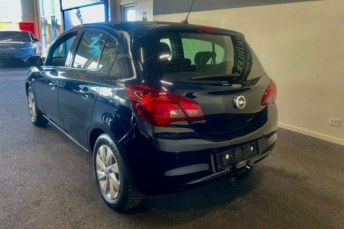 Blå Opel Corsa fra 2019
