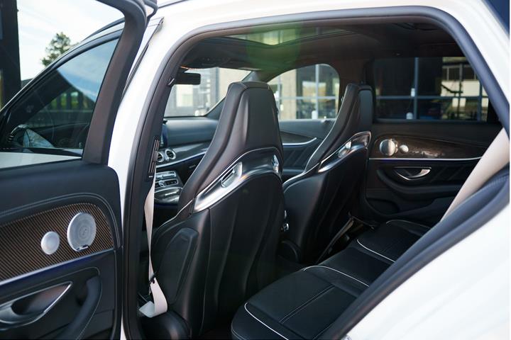 Hvid Mercedes E63 fra 2018