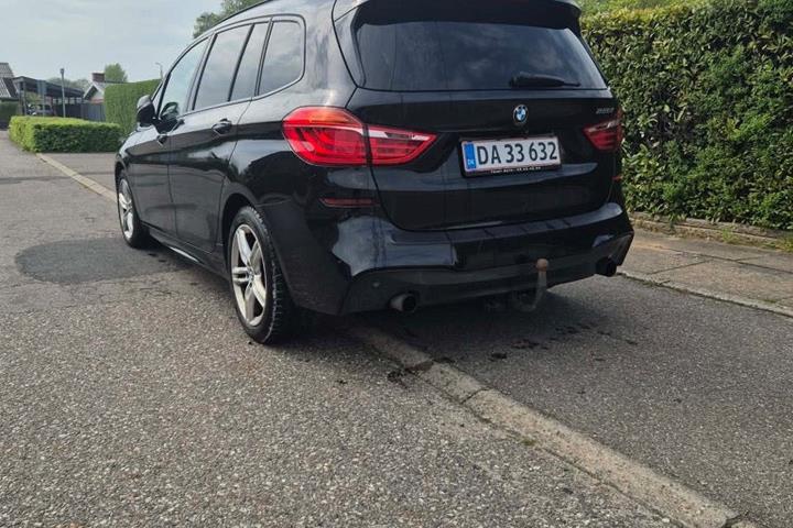 Sort BMW 220i fra 2016