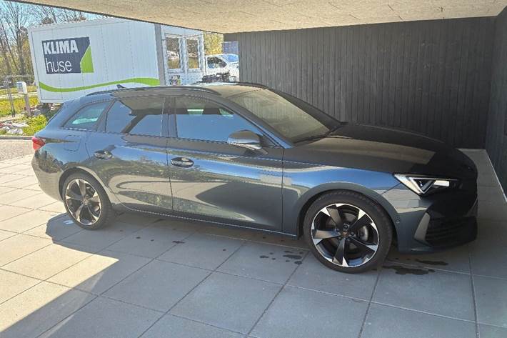 Grå Cupra Leon fra 2023