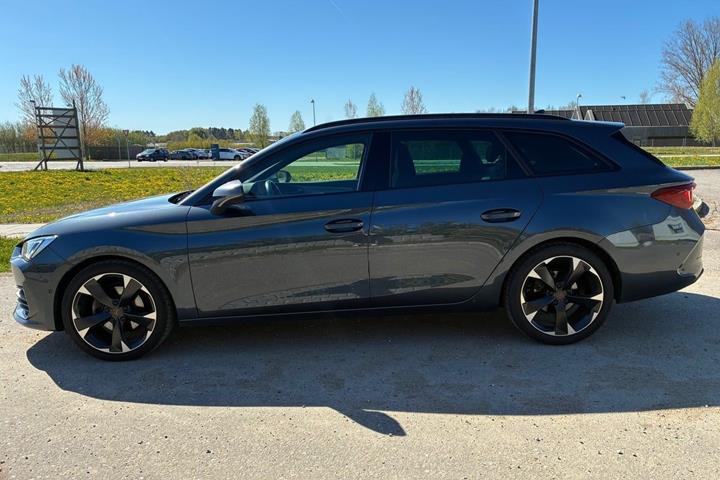 Grå Cupra Leon fra 2023
