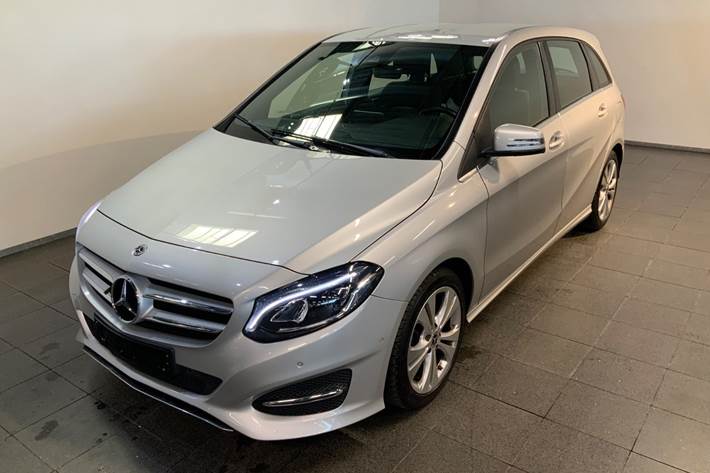 Sølv Mercedes B200 fra 2018