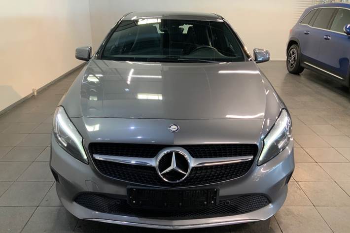 Grå Mercedes A200 d fra 2016