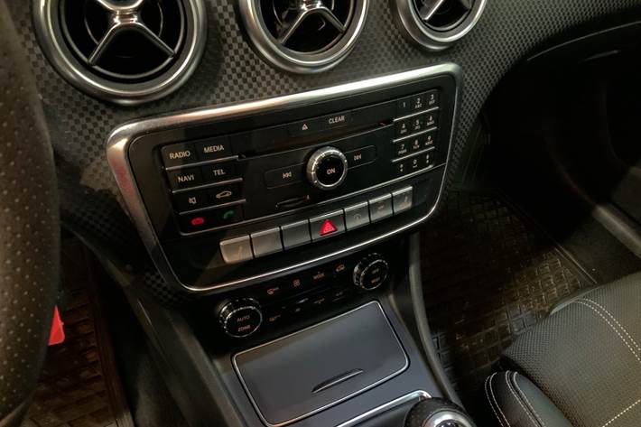 Grå Mercedes A200 d fra 2016