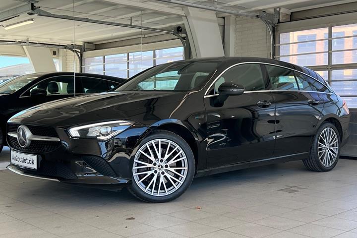 Sort Mercedes CLA250 e fra 2021 set udefra