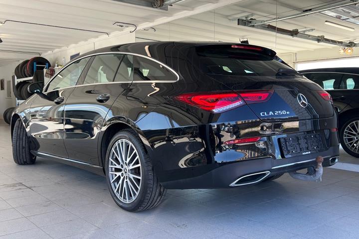 Sort Mercedes CLA250 e fra 2021