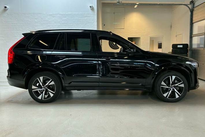 Sort Volvo XC90 fra 2022