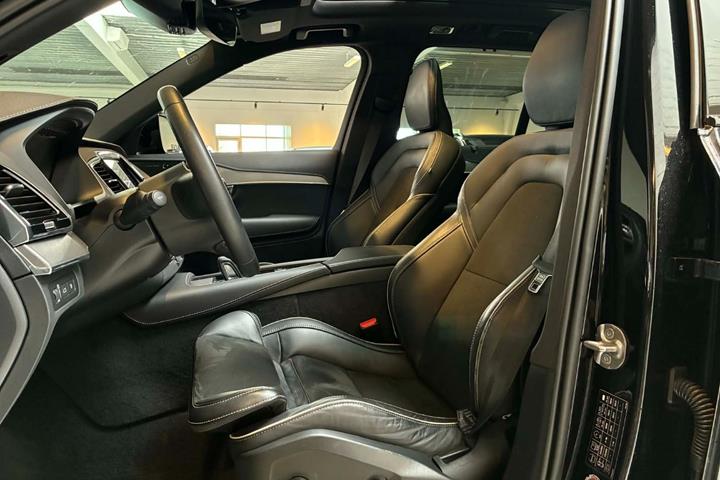 Sort Volvo XC90 fra 2022