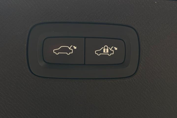 Sort Volvo XC90 fra 2022