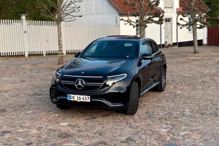 Sort Mercedes EQC400 fra 2020