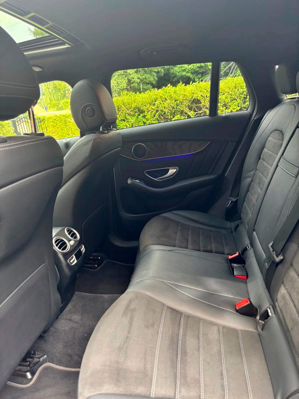 Sort Mercedes EQC400 fra 2020