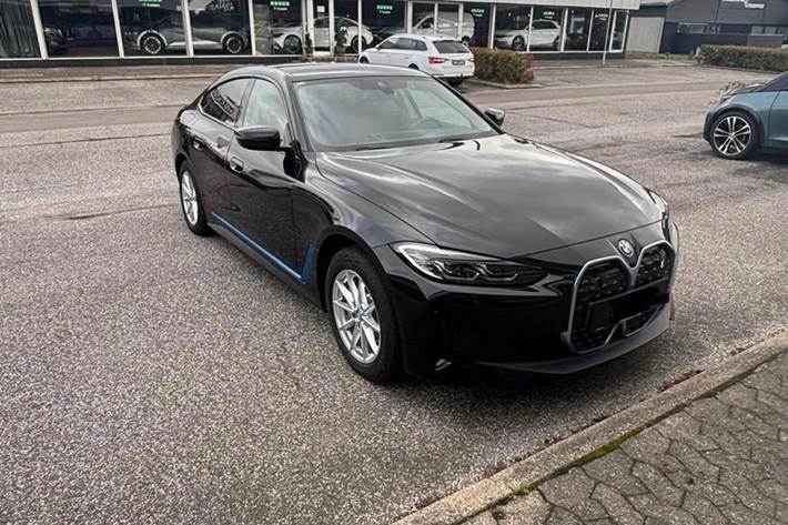 Sort BMW i4 fra 2023