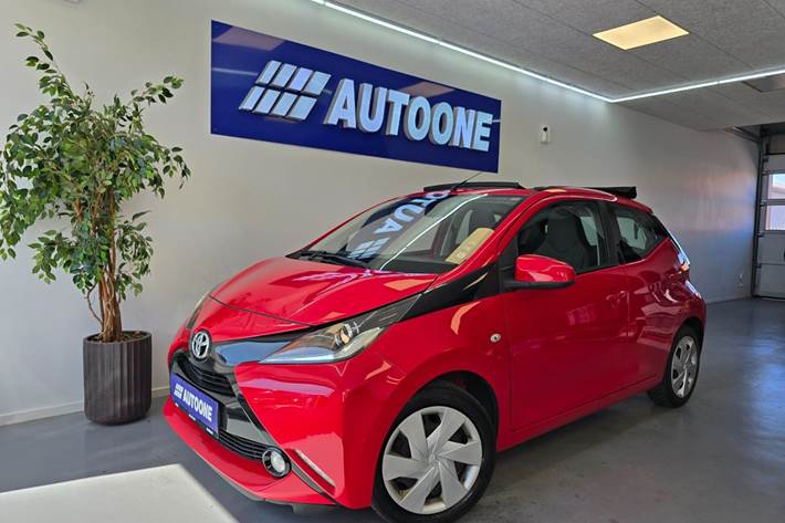 Rød Toyota Aygo fra 2015