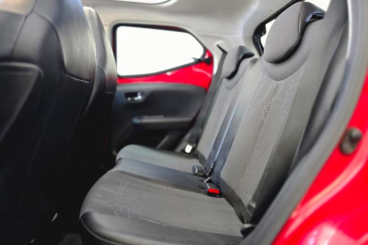 Rød Toyota Aygo fra 2015