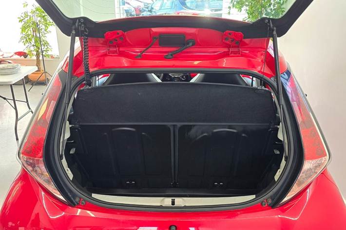 Rød Toyota Aygo fra 2015