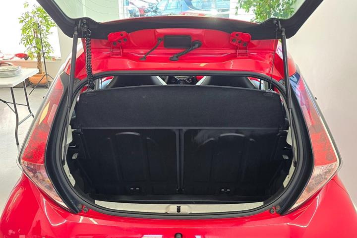 Rød Toyota Aygo fra 2015