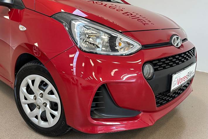 Rød Hyundai i10 fra 2019